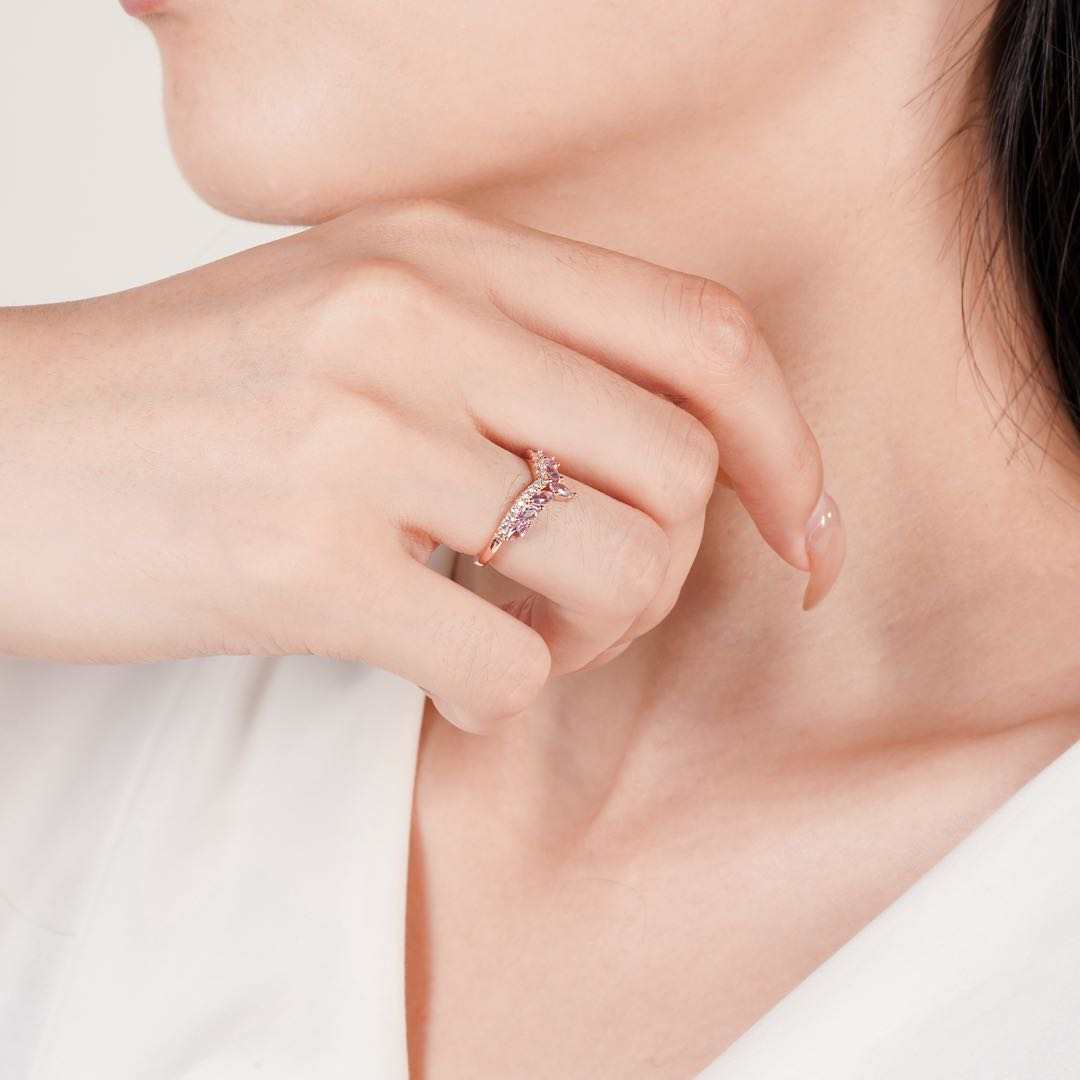 Noah Curved Morganite Stacking Band