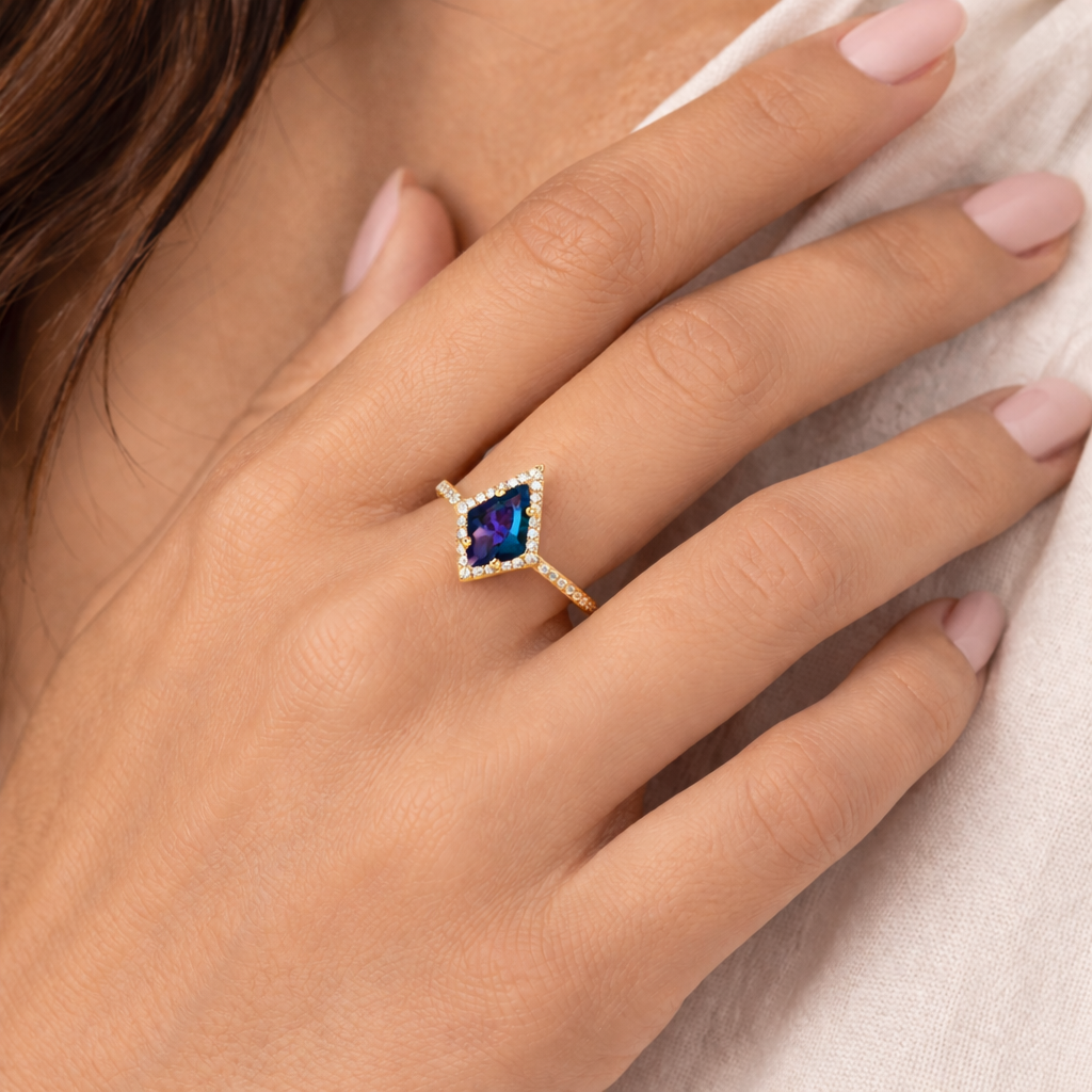 Emi Sapphire Kite Ring