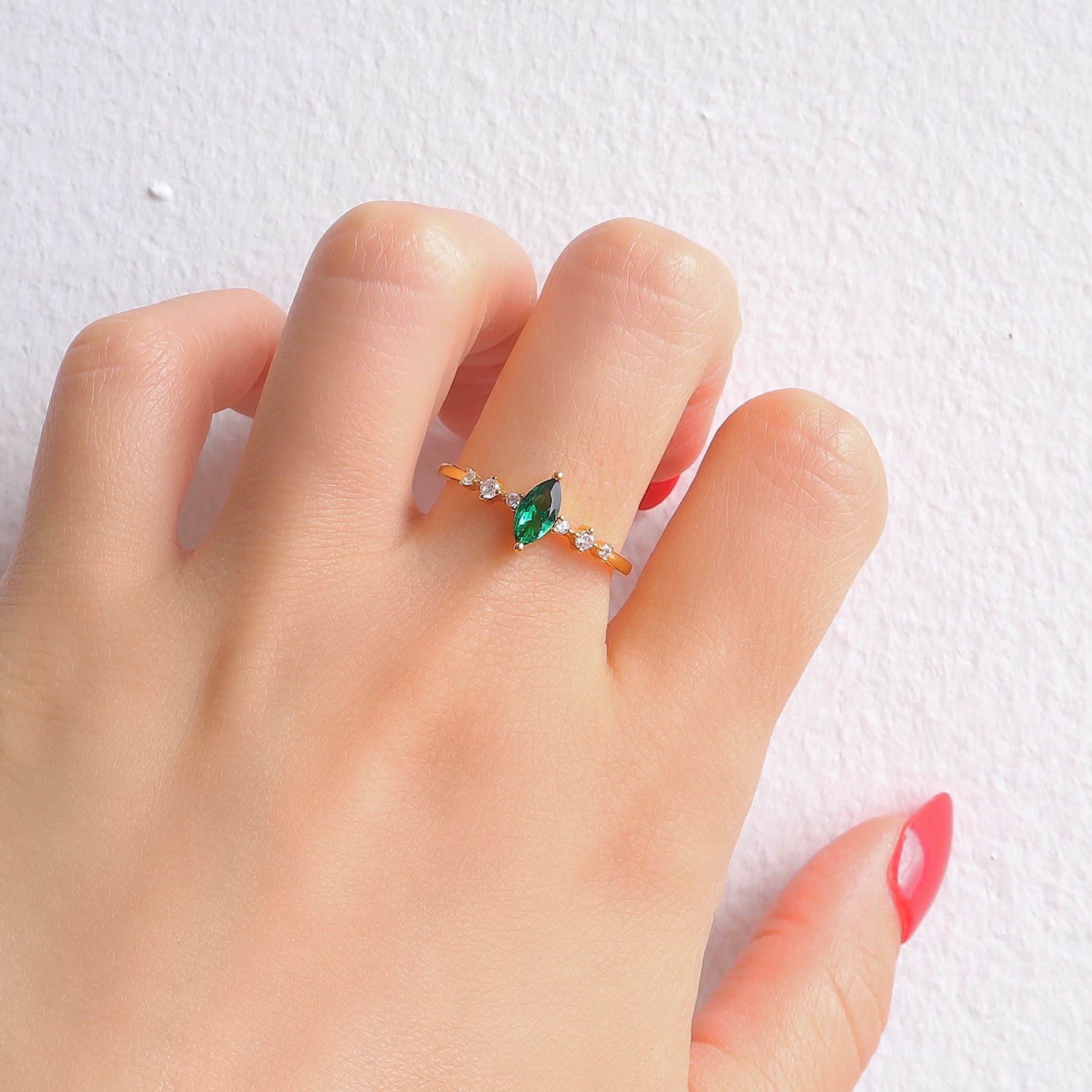 Ava Emerald Ring Gold