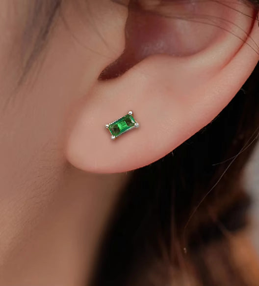 Pia 14k White Gold Emerald Earrings