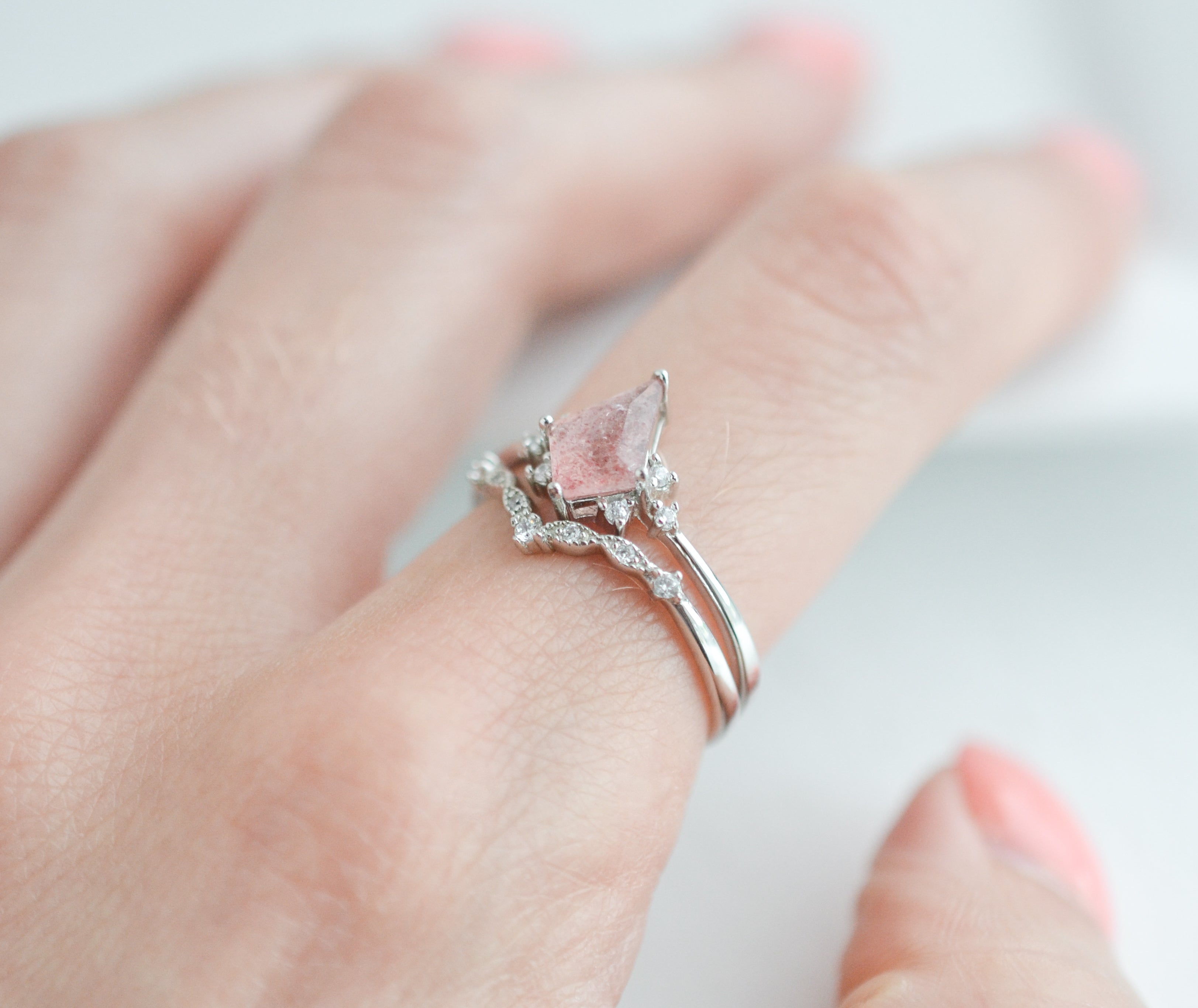 Qai Kite Strawberry Quartz Ring Set