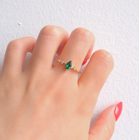 Ava Alexandrite Ring Gold