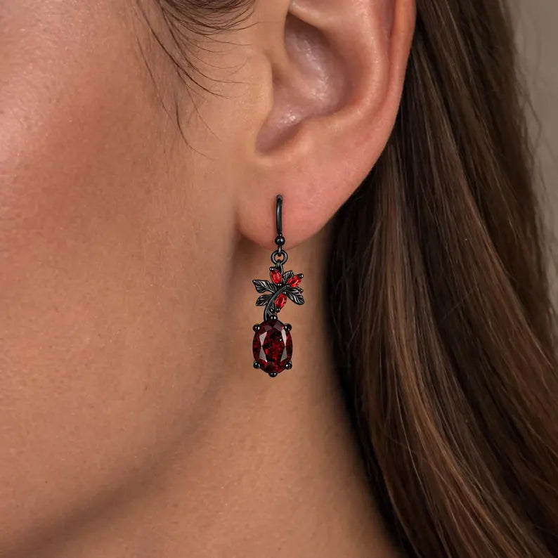 Francesca Gothic Garnet Earrings Black