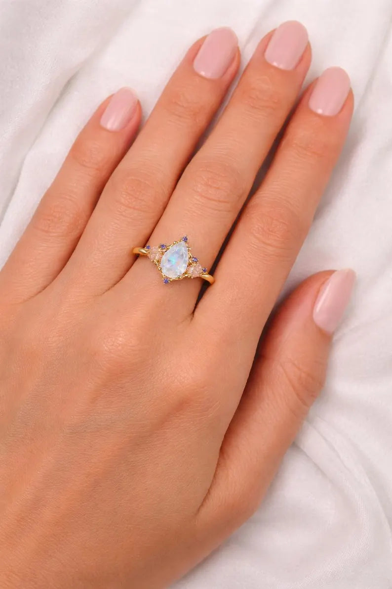 Para Moonstone and Morganite Petal Ring