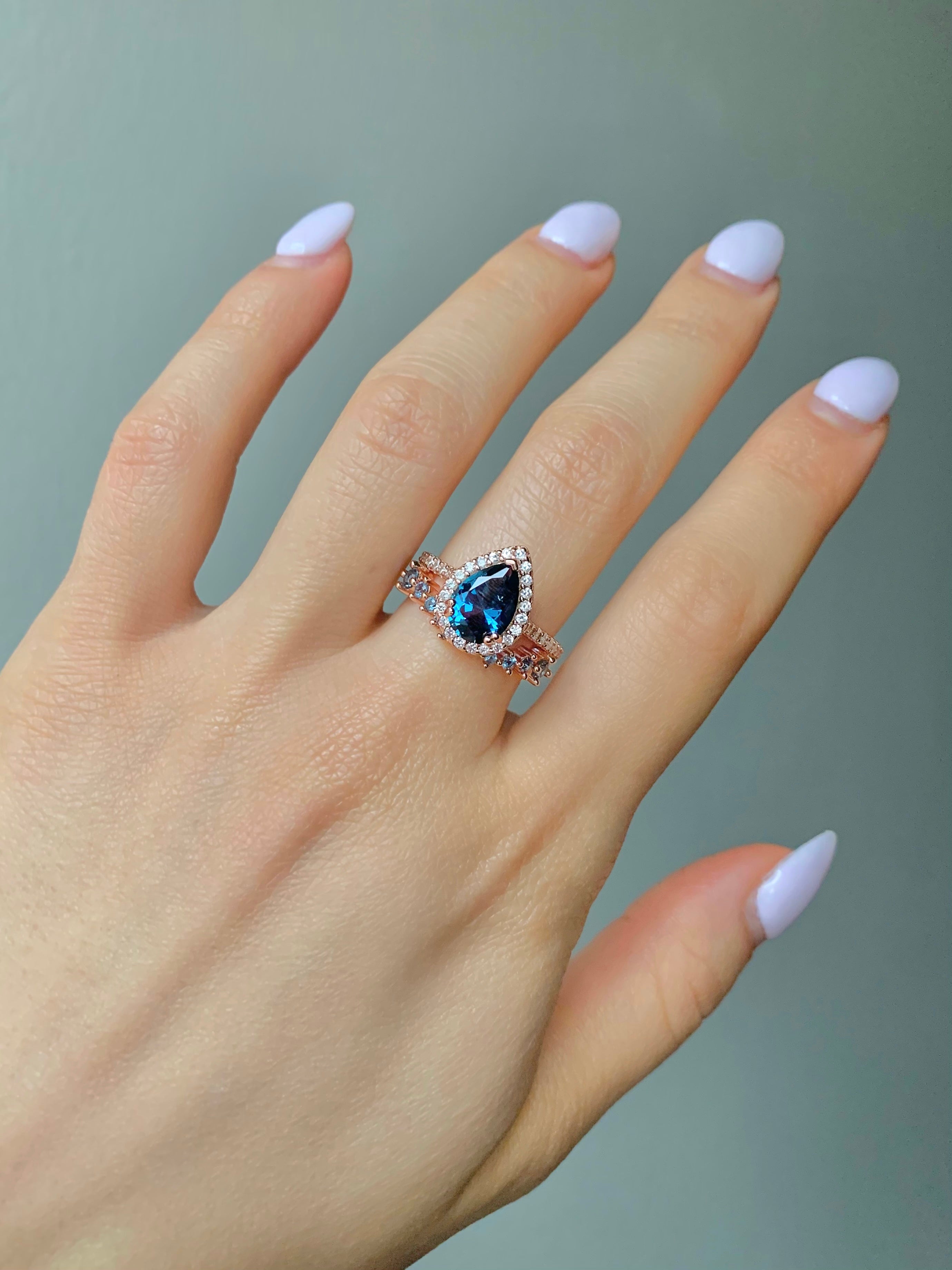 Nia & Fei London Blue Topaz Ring Set